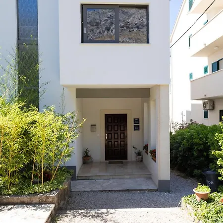 Luxury Tinel Apartment