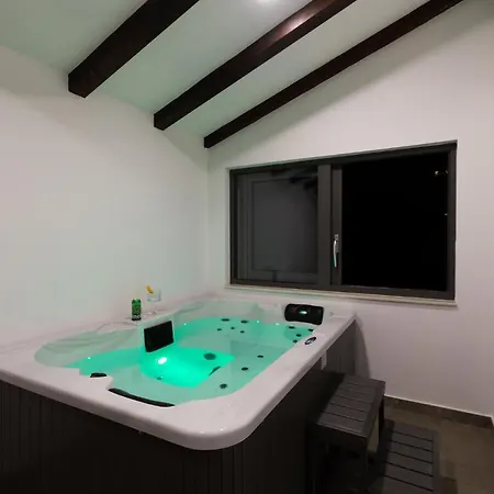 Luxury Tinel Apartment