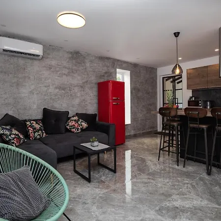 Luxury Tinel Apartment