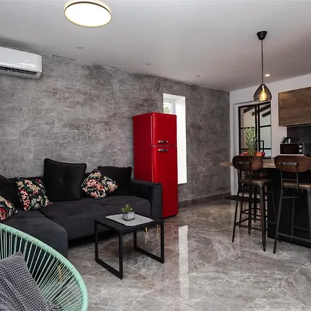 아파트 Luxury Tinel